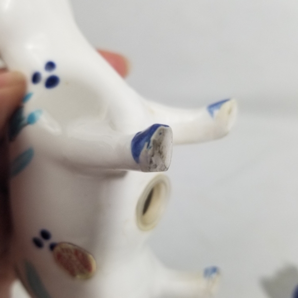VTG blue and white cow salt and pepper shakers - Picture 6 of 11